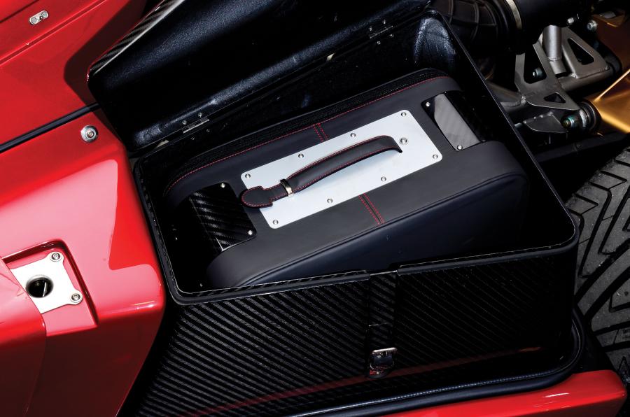  Pagani Zonda C12 7.3 S Roadster 2005 года  (фото 12 из 27)